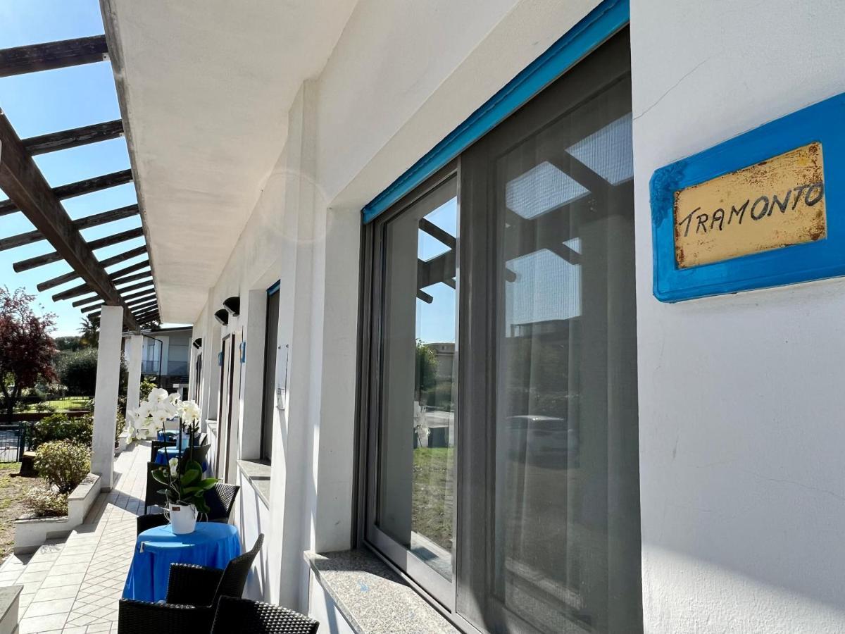 Hotel Ca' Bianca da Paolino Misano Adriatico Esterno foto