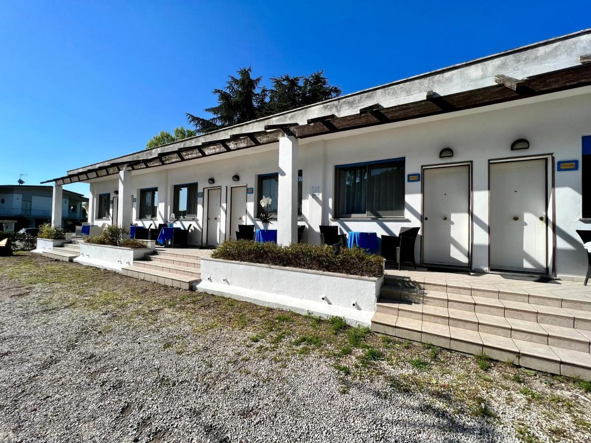 Hotel Ca' Bianca da Paolino Misano Adriatico Esterno foto