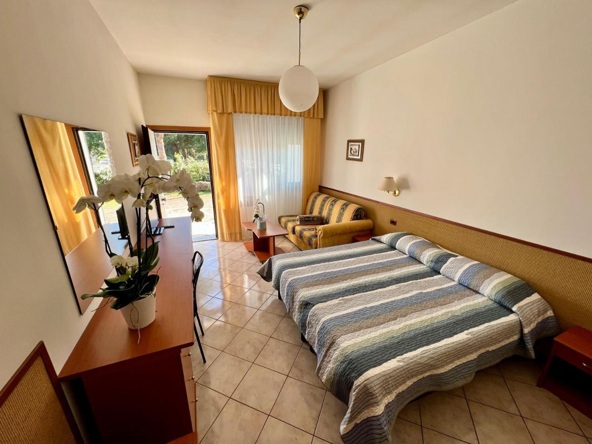 Hotel Ca' Bianca da Paolino Misano Adriatico Esterno foto